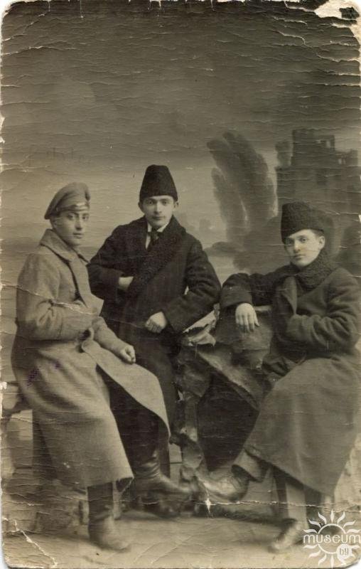 A.A. Dobrovol’skiy with friends. 1920s
