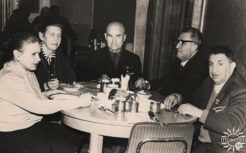 A.V. Glebov with relatives. 1980s