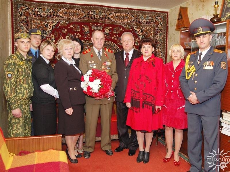 City authority is visiting the Honorary Citizen of Polotsk S.A. Pashkevich. September 2011